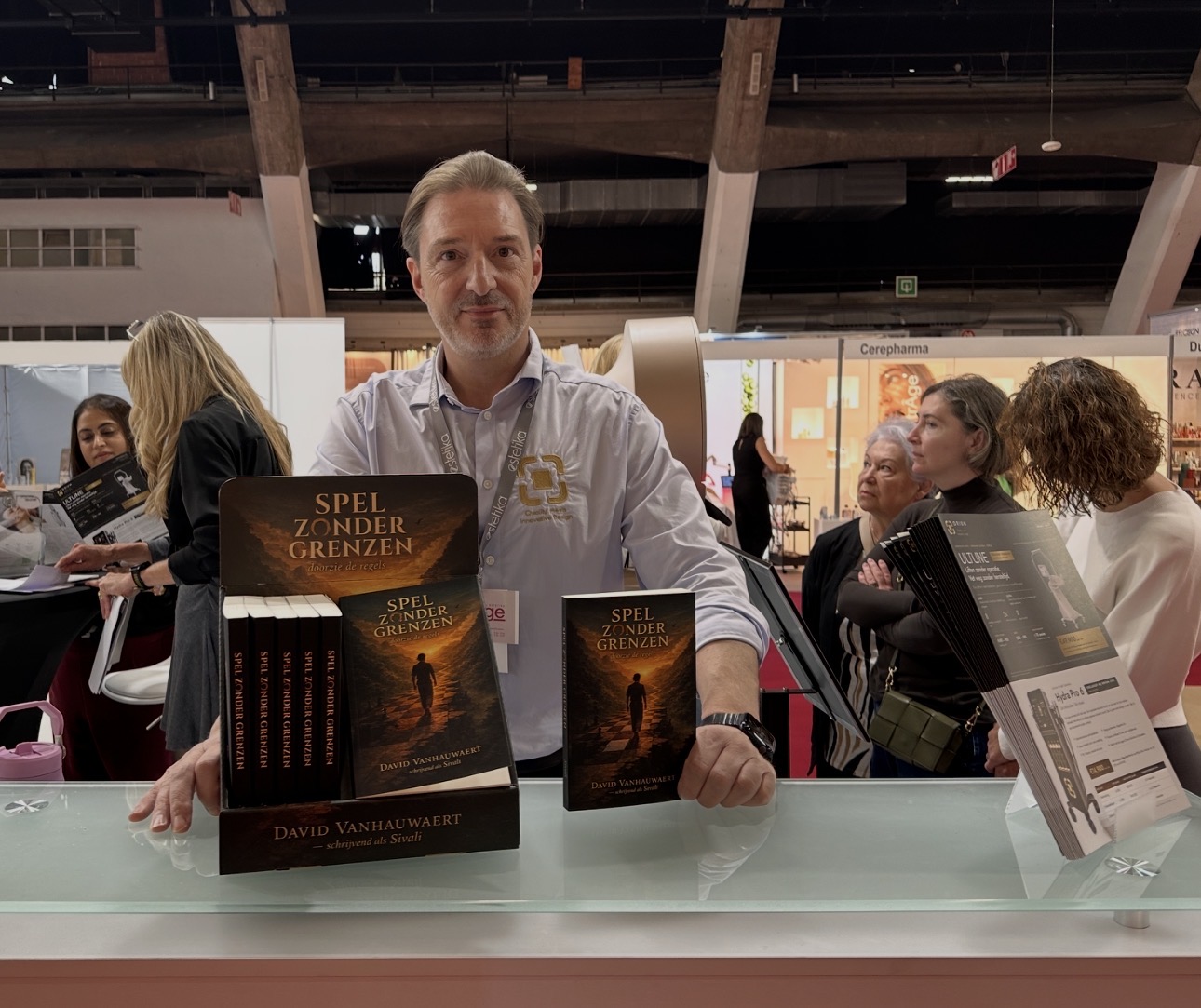 David Vanhauwaert met Spel zonder grenzen op de stand van Orium op Estetika
