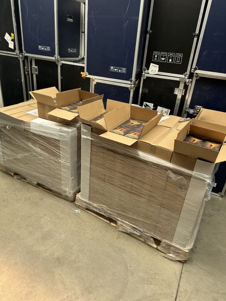 Mei 2026: de eerste dozen open op de pallets